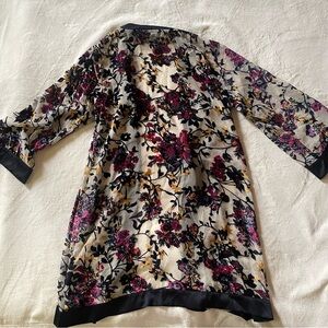 New Tahari floral robe women’s size s